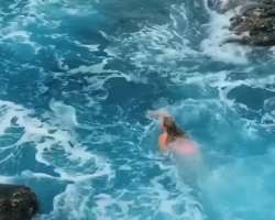 Yasmyn is an excellent swimmer and also shared some videos of her swimming on social media platforms.